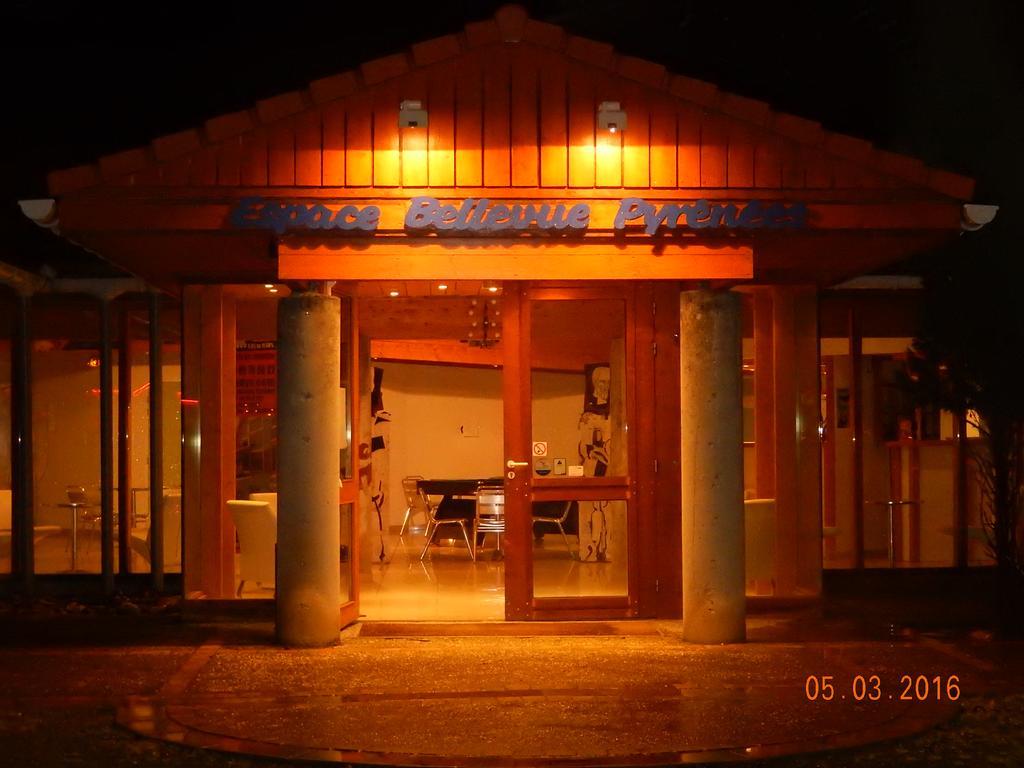 Hotel Eco Logis Espace Bellevue Séméac Εξωτερικό φωτογραφία