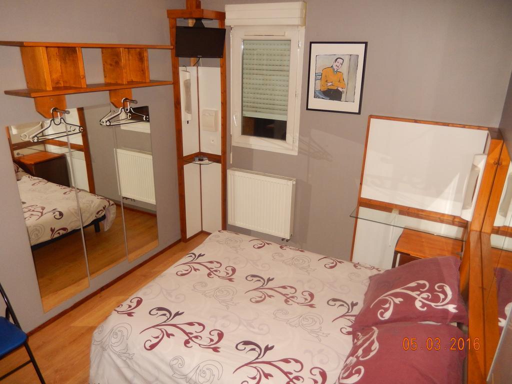Hotel Eco Logis Espace Bellevue Séméac Εξωτερικό φωτογραφία