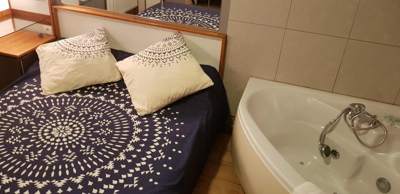 Hotel Eco Logis Espace Bellevue Séméac Εξωτερικό φωτογραφία