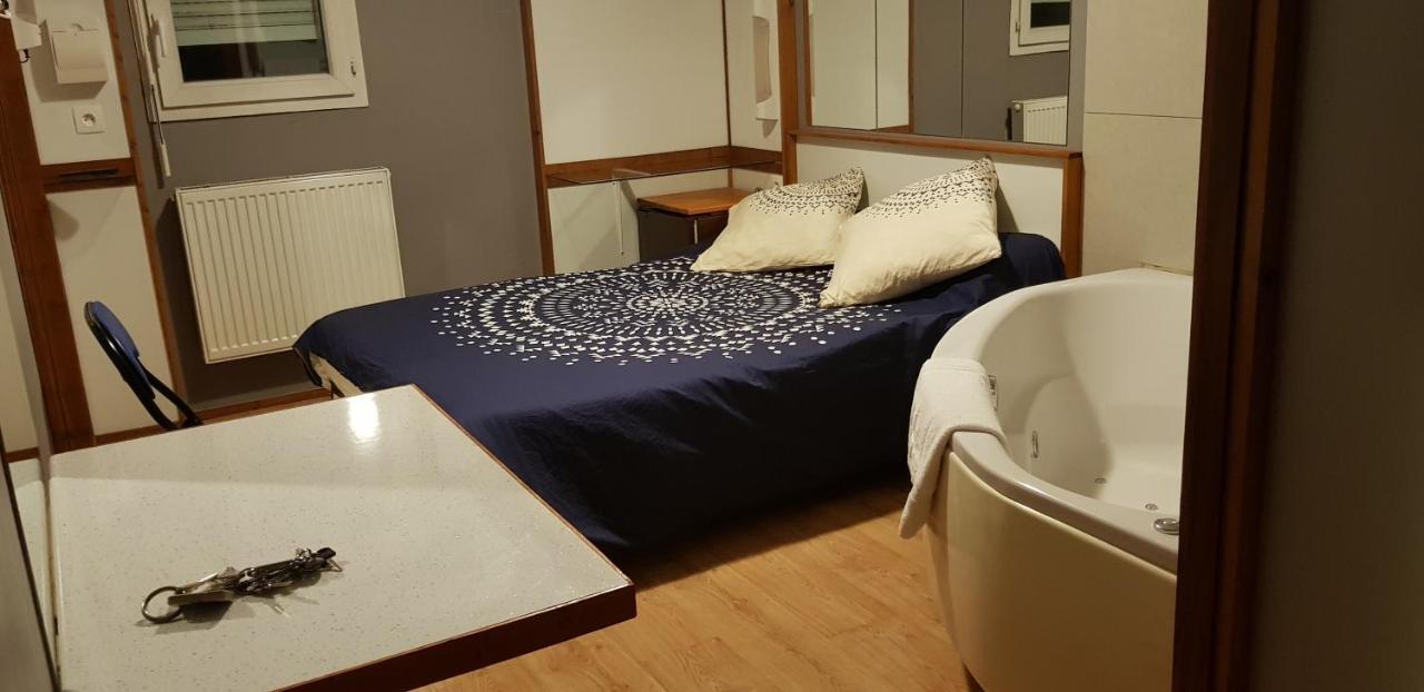 Hotel Eco Logis Espace Bellevue Séméac Εξωτερικό φωτογραφία